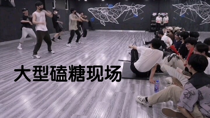 [Xianglin] Isn’t this just the scene where a guy gets confessed to and everyone starts teasing him?