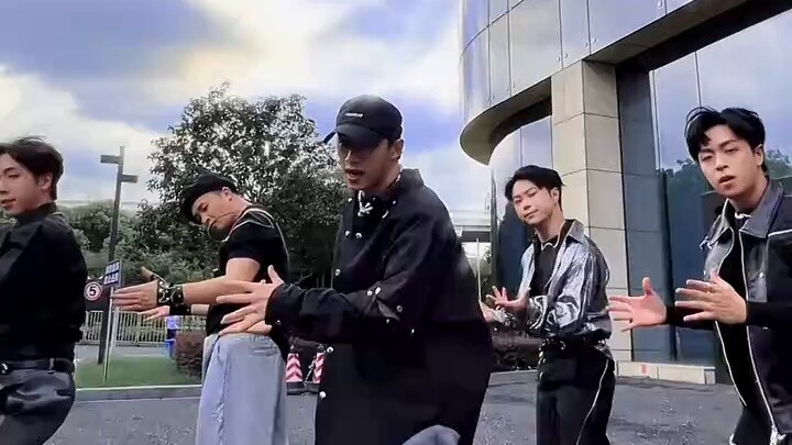 [Buqi Dance Company] เพลงไหนทำให้คุณตกหลุมรัก EXO?