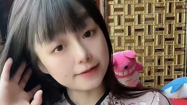Chồng ơi, mua cho em một cái túi nhé! ! !