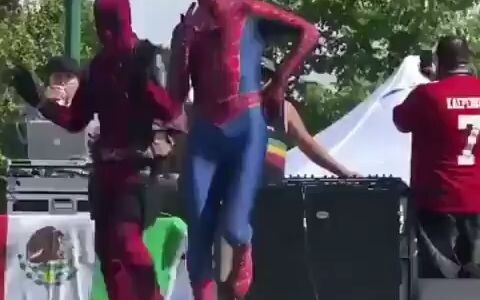 Don't put coins in Deadpool and Spider-Man, it's just a hobby