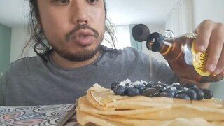ASMR EATING SOUNDS - BLUEBERRRY PANCAKES & COLORING MANDALA FLOWER.