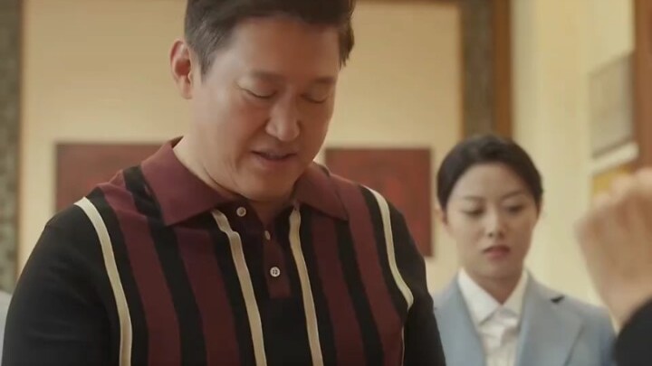 To keep Huaping Girls’ High School running, Zhang Guimei went into town to solicit donations from bu