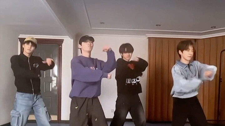 فريق شباب العصر يعود مرة أخرى بمقاطع مضحكة وغريبة! أحيانًا يكون من المحبط جدًا مشاهدة الفيديوهات بمف