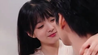 Di Hari Pernikahanku, CEO Itu Datang, Memaksaku Putus dengan Tunanganku