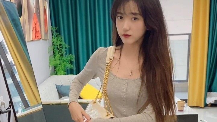 นี่คิดจะแอบไปกินข้าวกับผู้ชายคนอื่นโดยไม่บอกฉันเหรอ!