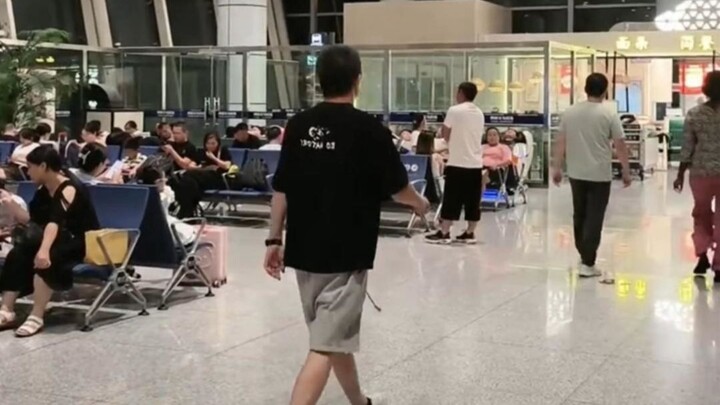 Sekarang aku benar‑benar berharap ini hanyalah sebuah postingan pembuka akun