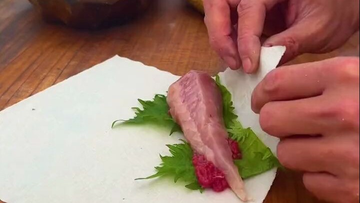 发现野生鱼肉卷