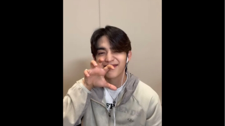 [Choi Seungcheol] 20230102 Ilyu Entertainment Video Fan Sign Event: A Man Who Bends Over Backward fo