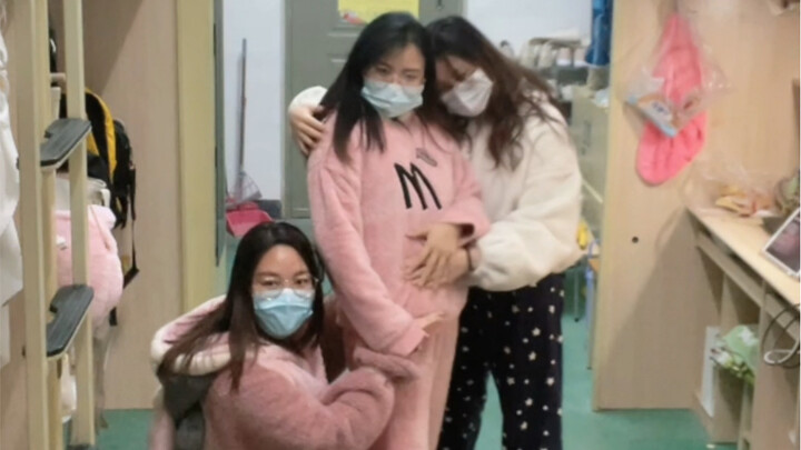 Erxianqiao New Treasure Island, no one should recognize me with a mask on~