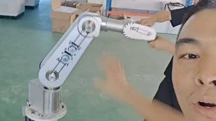 Tải trọng *ối 10 kg, độ chính xác định vị lặp ±0,05 mm, kèm gói công nghệ hàn, robot sáu trục v