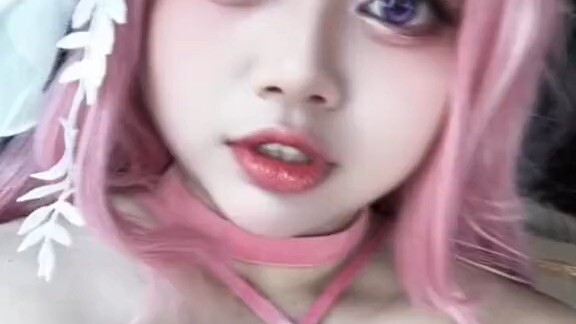 play a game with Doro