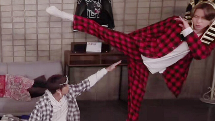 Artis terakhir yang gila seperti ini masih Kim Hee-chul