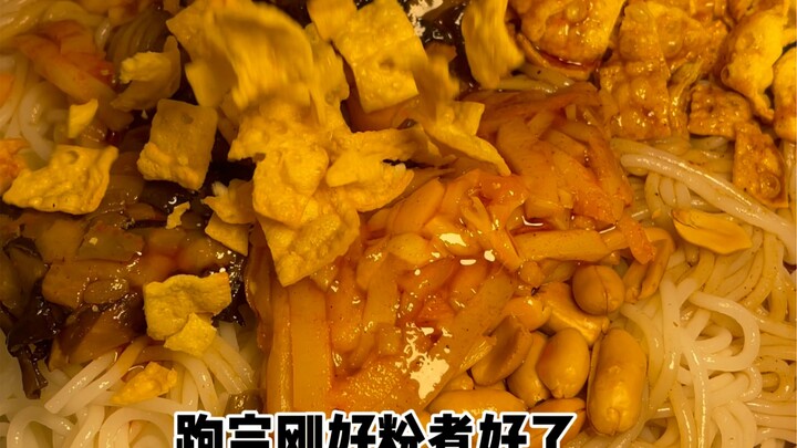 Saya membuat mi bumbu siput baru, tidak nyana ternyata sangat populer