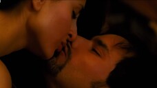 Rasiya_-_Kurbaan___Kareena_Kapoor,_Saif_Ali_Khan___Shruti_Pathak___Salim-Sulaiman___4K_Video(1440p)