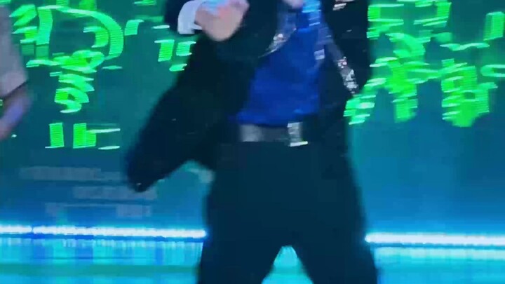 【Wang Yibo】Help! He’s such a master at twisting—no wonder he shoots so well! He really knows how to 