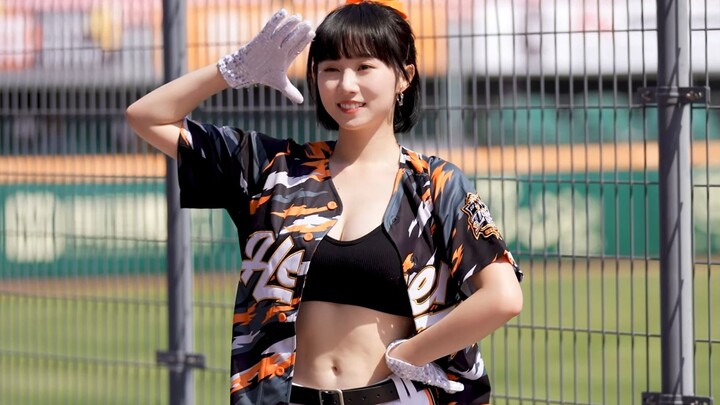 Cute kawaii sexy Taiwanese girl Taiwanese beauty cheerleading dance