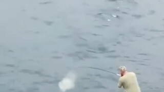 Small fish: The first time I strongly hope to be caught.