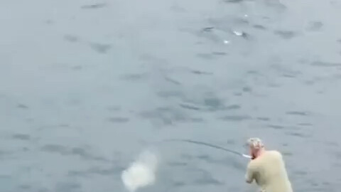 Small fish: The first time I strongly hope to be caught.