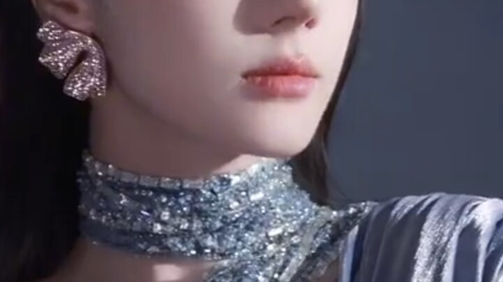 ปริศนาใหญ่แห่งวงการบันเทิงจีน: ทำไมสุดยอดซุปตาร์ยิ่งดูยิ่งหล่อสวยไปหมดล่ะ!! ตี๋ลี่เร่อปาหน้าสวยระดับ