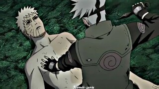 Kakashi mana tega bunvh temen seperjuangannya:)