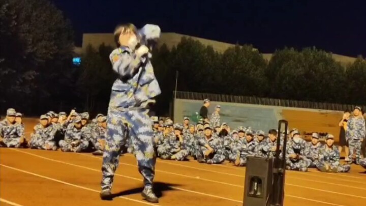 Ketika saya berada dalam pelatihan militer, saya bertindak sebagai pengguncang Injil Abad Baru.