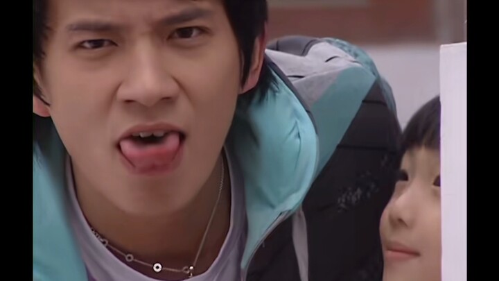 Qin Yanshi (Dihu Hua Fei Xia) จะน่ารักและมีพลังขนาดนี้ได้อย่างไร?