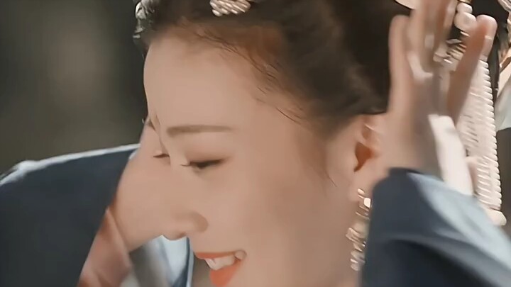 Mọi kiểu tóc hoa đều hợp với cô, ngay cả style thanh nhã cũng rất khí chất – Vương Sở Nhiên