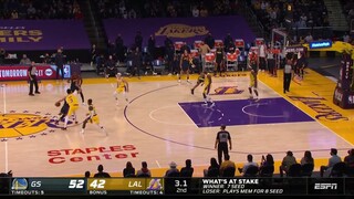 Curry Beats the Buzzer with step back 3 🔥