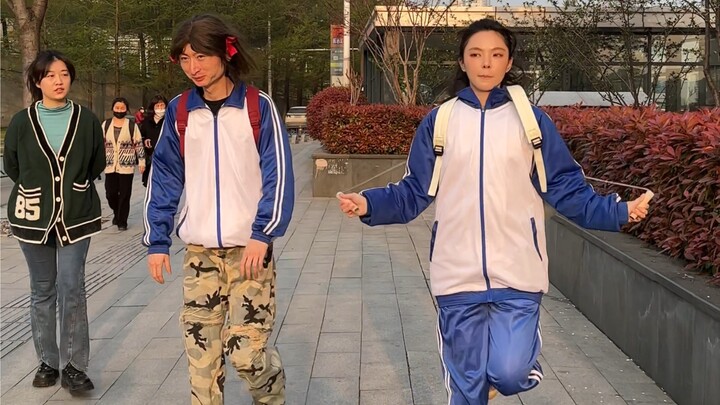 Ding Ding: Huh? How did you know I won second place in the jump rope competition?