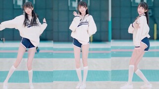 这小学妹，又霸占球场跳舞...！哼 ಠ_ಠ！