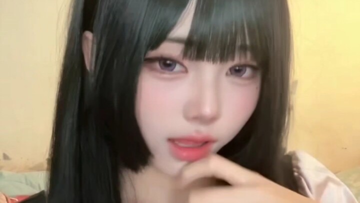 ผมดำยาวตรงอ่อนโยน