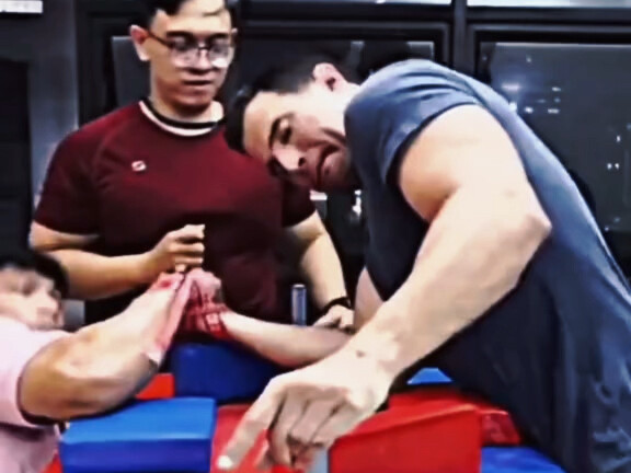 Wrist Wrestling Technique Breakdown: Learn to Easily Beat the Bigger Guys #WristWrestling #ArmWrestl