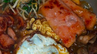 Waktunya kembali menikmati mie instan malam yang menyenangkan