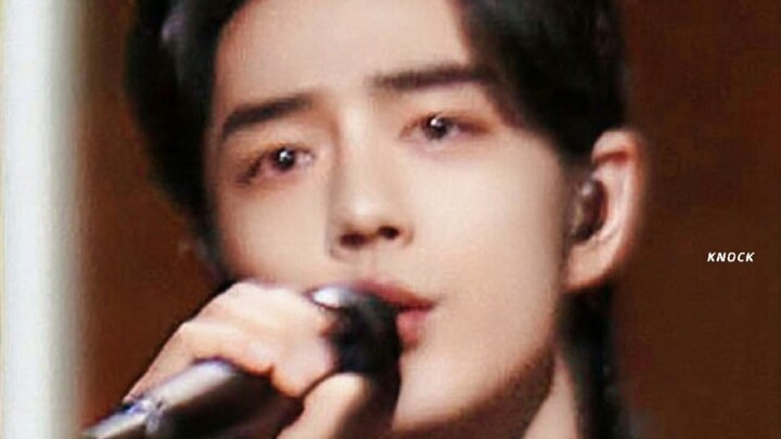 Is he this popular in Hong Kong too?! The loudest screams at his live-stream debut! He’s a top star,
