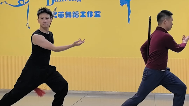 [Dynamic video] I've always wanted to learn sword dancing, but I failed after two hours.