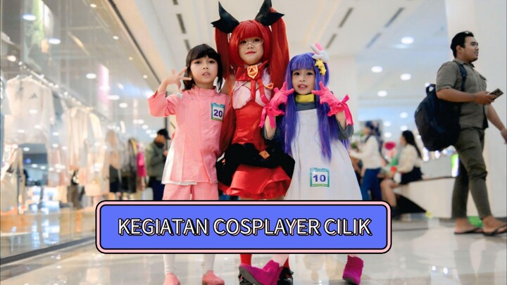 KEGIATAN PARA COSPLAYER CILIK SEBELUM PERFOM