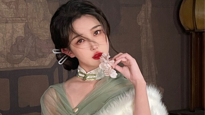 "A flower in the mouth, a moon in the eyes."