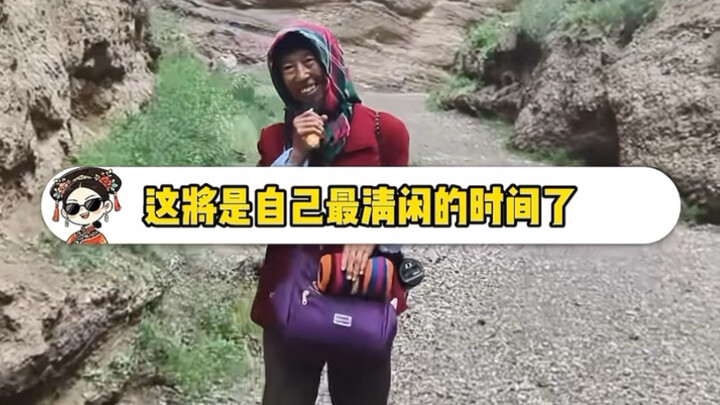 A kind-hearted auntie—hope she can earn a bit more.