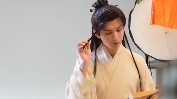 “The Lotus Casebook” behind-the-scenes: Xiao Hua’s “finely curated yet broke” outfits!