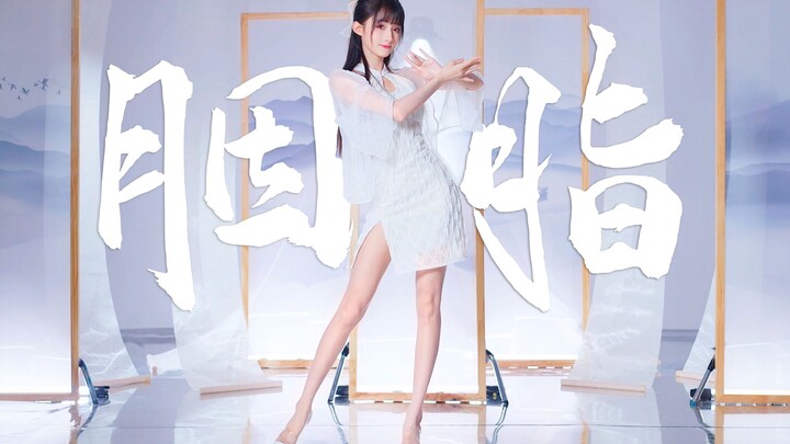 This light, this sheer fabric, this cheongsam… marvelous! A glance that feels like a lifetime~