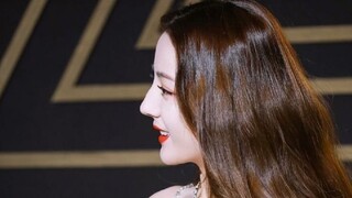 【Dilraba】Di kehidupan pribadi, aku lembut, imut, dan menggemaskan; di karpet merah, aku penuh pesona