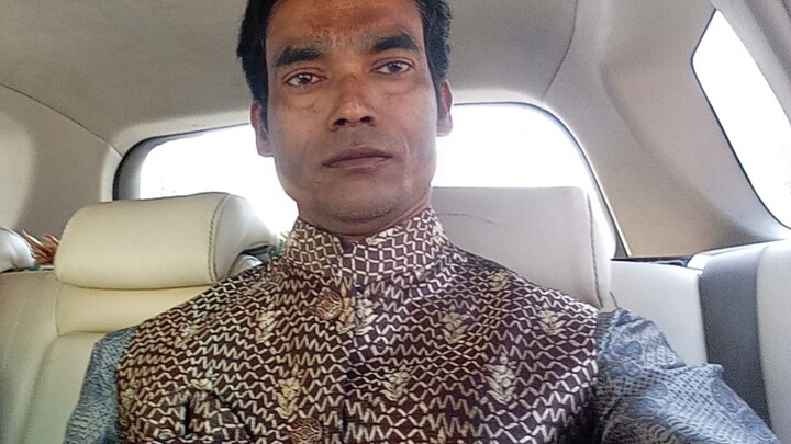 না পারিলাম বাঁচতে আমি না পারলাম মরতে,,