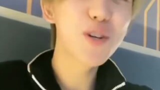 Minghao được Bai Lu hỏi tại buổi diễn rằng anh đã xem phim của cô chưa.