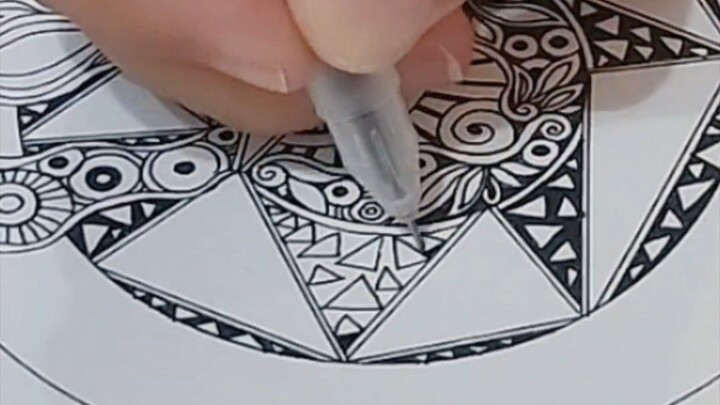 Zentangle - Triangle pattern 三角形禅绕图 #zentangle #learntodraw #creativehealing #禅绕画 #绘画治愈 #手绘 #新手画画