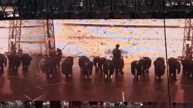 bts would tour arirang in Paris day 2