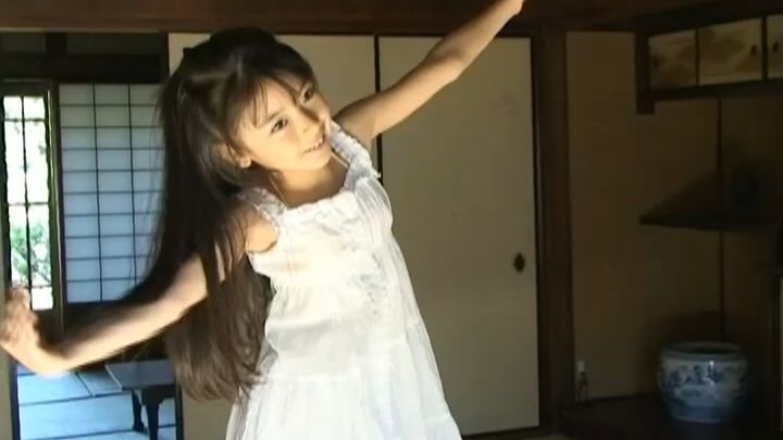 คิมูระ คาซึกิ – ผีสาวในชุดพยาบาลสัญญาณไฟฟ้า