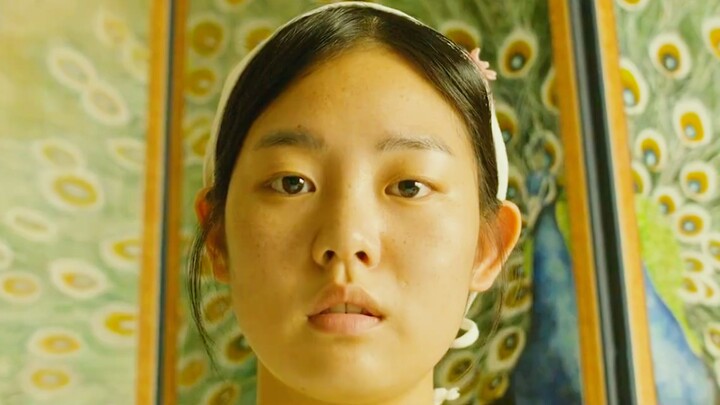 Phim kinh dị: Bảo mẫu nhỏ nước sôi vào mắt ông lão chỉ để kiểm tra xem ông có bị mù hay không!