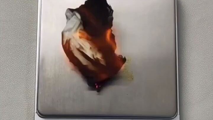 The weight change during the combustion of a single paper napkin—does anyone understand the principl