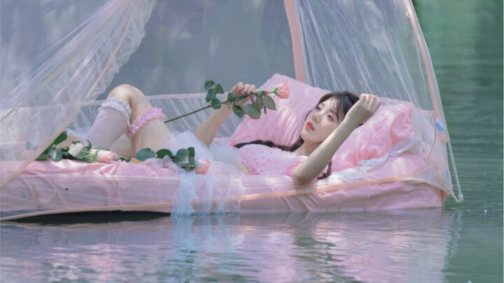 A 60-yuan water bed looks so gorgeous in photos!! So girly and adorable!!!
