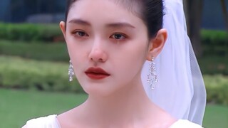 Nói đến châm biếm thì phải là Big S. Cô ấy đối mặt với một gã đàn ông bạo hành gia đình. Tôi là gái 